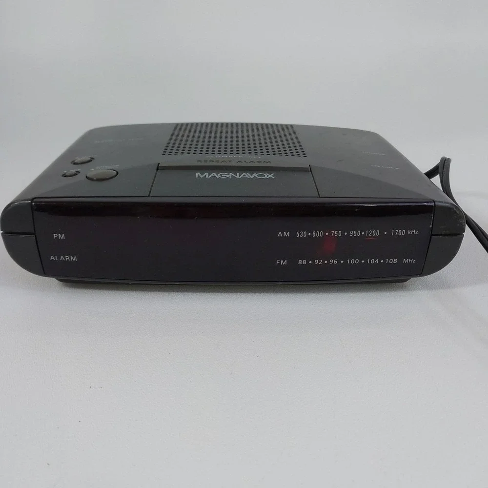 Vintage‎ Magnavox AJ 3040/17 AM/FM Alarm Clock Radio